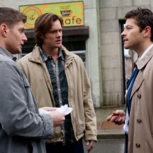 Still of Jensen Ackles, Misha Collins and Jared Padalecki in Supernatural (2005)