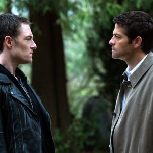 Still of Misha Collins and Tahmoh Penikett in Supernatural 2005