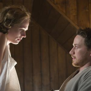 Still of Kerry Condon and James McAvoy in The Last Station 2009
