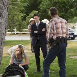 Still of Thomas Gibson and AJ Cook in Nusikalstami protai 2005