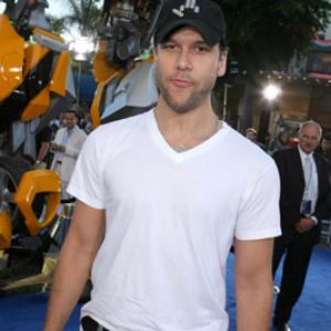 Dane Cook at event of Transformers (2007)