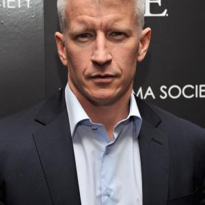 Anderson Cooper at event of Mes tikime meile (2011)