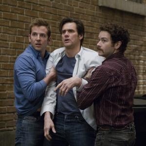 Still of Jim Carrey, Danny Masterson and Bradley Cooper in Yes Man (2008)