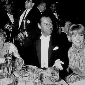 Academy Awards 37th Annual Glady Cooper Rex Harrison and wife Rachel Roberts 1965