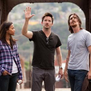 Christian Bale Scott Cooper and Zoe Saldana in Out of the Furnace 2013