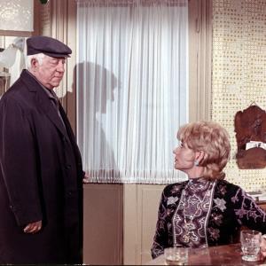 Still of Annie Cordy and Jean Gabin in Le chat 1971