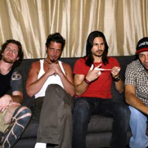 Tim Commerford, Chris Cornell, Tom Morello and Brad Wilk at event of Jimmy Kimmel Live! (2003)