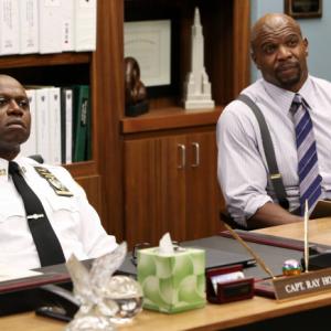 Still of Andre Braugher and Terry Crews in Brooklyn Nine-Nine (2013)