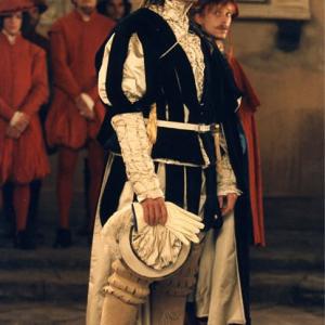 Still of Joseph Fiennes and Mackenzie Crook in The Merchant of Venice (2004)