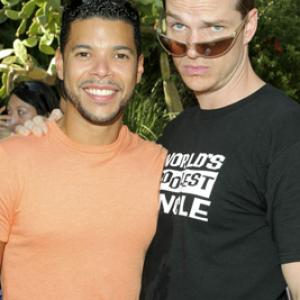 Wilson Cruz and Peter Paige at event of Say Uncle (2005)
