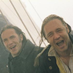 Still of Russell Crowe and James DArcy in Master and Commander The Far Side of the World 2003
