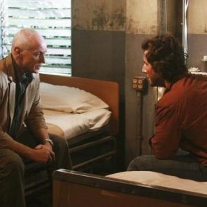 Still of Henry Ian Cusick and Alan Dale in Dinge (2004)