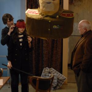 Still of Edward Asner, Paul Dano and Zooey Deschanel in Gigantic (2008)