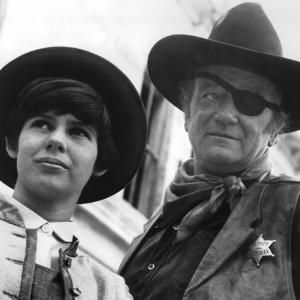 Still of John Wayne and Kim Darby in True Grit 1969