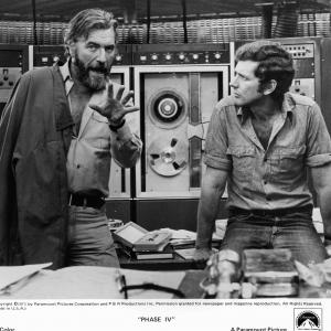 Still of Nigel Davenport and Michael Murphy in Phase IV (1974)