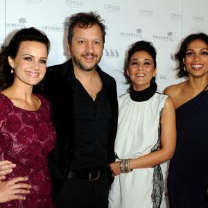 Carla Gugino, Emmanuelle Chriqui, Rosario Dawson and Sebastian Gutierrez at event of Girl Walks Into a Bar (2011)