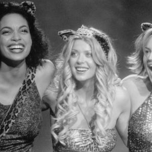 Still of Rachael Leigh Cook, Tara Reid and Rosario Dawson in Josie and the Pussycats (2001)