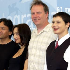 Isabella Rossellini, Maria de Medeiros, Kazuo Ishiguro and Guy Maddin at event of The Saddest Music in the World (2003)