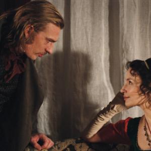Still of Jeanne Balibar and Guillaume Depardieu in Ne touchez pas la hache (2007)