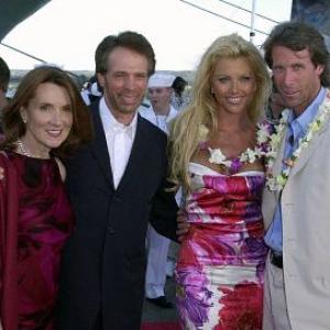 Michael Bay, Jerry Bruckheimer and Lisa Dergan at event of Perl Harboras (2001)