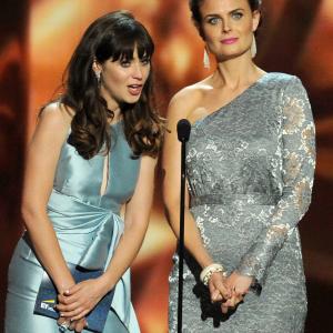 Emily Deschanel and Zooey Deschanel at event of The 65th Primetime Emmy Awards (2013)