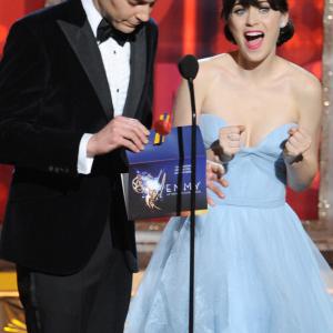 Zooey Deschanel and Jim Parsons at event of The 64th Primetime Emmy Awards 2012