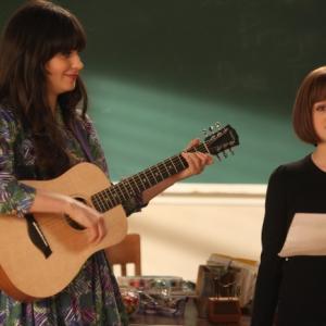 Still of Zooey Deschanel and Joey King in New Girl 2011