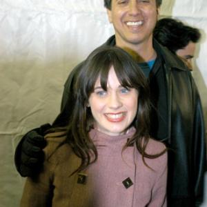 Ray Romano and Zooey Deschanel at event of Eulogy 2004