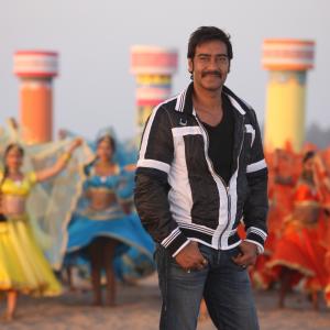 Still of Ajay Devgn in Himmatwala (2013)