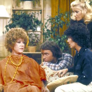 Still of John Ritter, Suzanne Somers, Joyce DeWitt and Audra Lindley in Three's Company (1977)