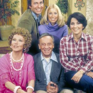 Still of John Ritter, Norman Fell, Suzanne Somers, Joyce DeWitt, Audra Lindley and Janet Wood in Three's Company (1977)