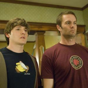 Still of Garret Dillahunt and Lucas Neff in Mazyle Houp 2010