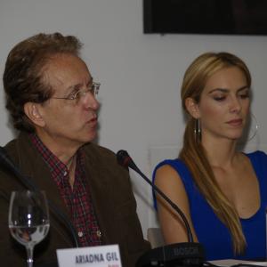 Beda Docampo con Kira Miró en rueda de prensa