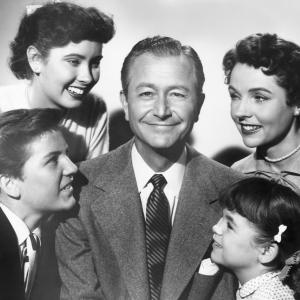 Still of Robert Young, Lauren Chapin, Elinor Donahue, Billy Gray and Jane Wyatt in Father Knows Best (1954)