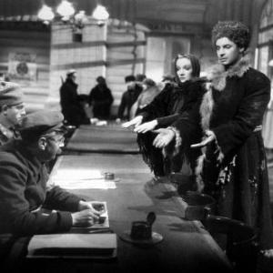 Knight Without Armor Marlene Dietrich and Robert Donat 1937London Films