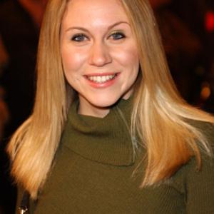 Ashley Eckstein at event of Kiss the Bride 2002