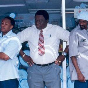 Still of Snoop Dogg Dr Dre and George Wallace in The Wash 2001