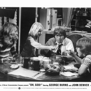Still of John Denver Teri Garr Moosie Drier and Rachel Longaker in Oh God! 1977
