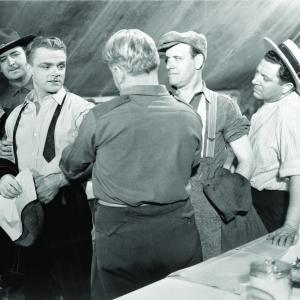 Still of James Cagney, Tom Dugan and Frank McHugh in The Fighting 69th (1940)