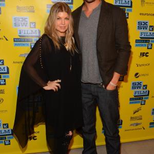 Fergie and Josh Duhamel at event of Scenic Route 2013