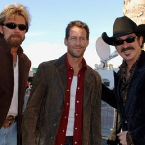 Kix Brooks, James Denton and Ronnie Dunn at event of 2005 American Music Awards (2005)
