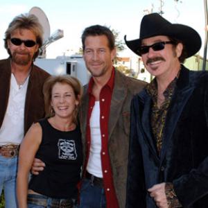 Kix Brooks James Denton and Ronnie Dunn at event of 2005 American Music Awards 2005