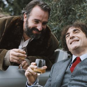 Still of Jean Dujardin and Albert Dupontel in Le bruit des glaccedilons 2010