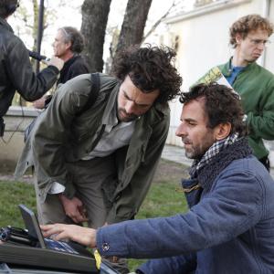 Still of Romain Duris and Eric Lartigau in L'homme qui voulait vivre sa vie (2010)