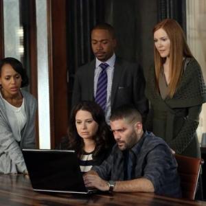 Still of Guillermo Díaz, Columbus Short, Darby Stanchfield and Katie Lowes in Scandal (2012)