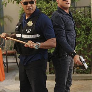 Still of Laurence Fishburne and George Eads in CSI kriminalistai 2000