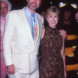 John Cleese and Alyce Faye Eichelberger at event of Fierce Creatures 1997