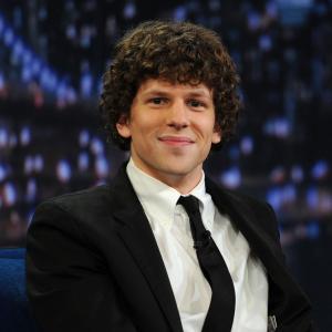 Jesse Eisenberg at event of Late Night with Jimmy Fallon 2009