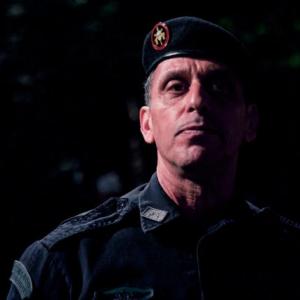 Murilo Elbas as Colonel Antunes in 