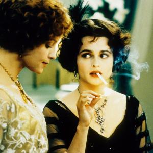 Still of Helena Bonham Carter and Alison Elliott in The Wings of the Dove 1997
